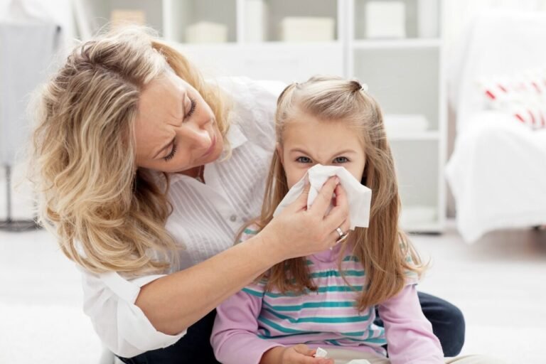 Padres deben estar al tanto de las enfermedades respiratorias de sus hijos este otoño
