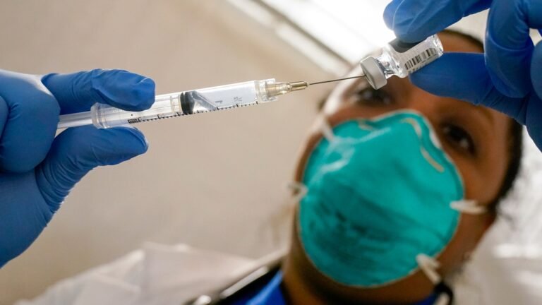 Panel de asesores respalda vacuna Pfizer para niños de 5 a 11 años