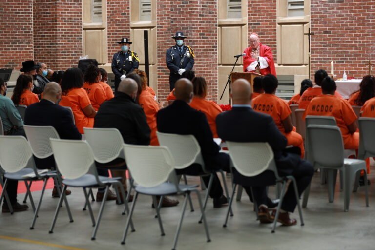 Arzobispo de NY celebra misa en cárcel de Westchester