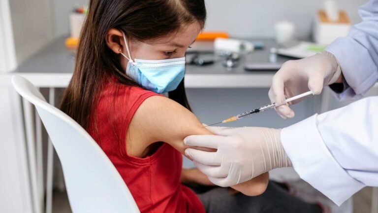 Autorizan uso de vacuna Pfizer en niños de 5 a 11 años