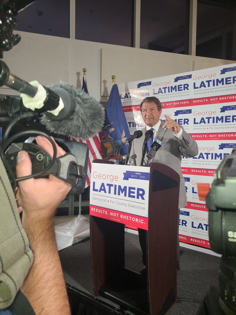 Ejecutivo de Westchester reelecto con contundente victoria