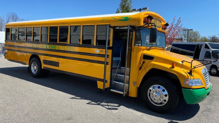 Lanzan primer autobús escolar eléctrico