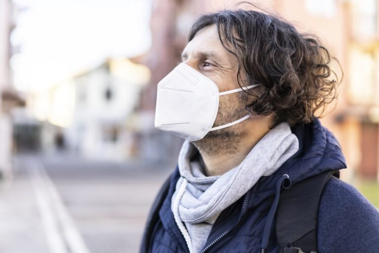 Connecticut distribuirá un millón de pruebas caseras de COVID-19 y mascarillas N95