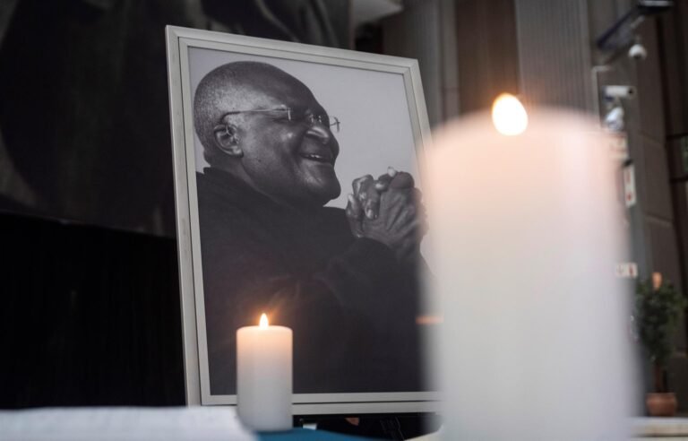 López Obrador lamenta la muerte de Desmond Tutu y destaca su lucha