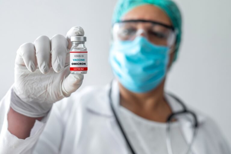 Cuarta dosis de la vacuna contra el COVID-19 podría ser necesaria, según Pfizer