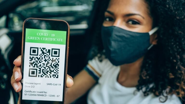 Lanzan tarjetas de salud digitales de vacuna contra el COVID-19