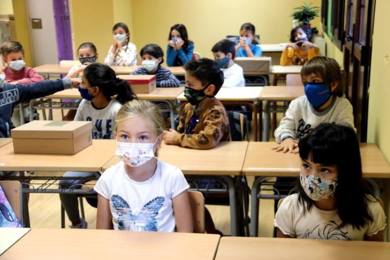 CT actualiza guía de coronavirus para las escuelas