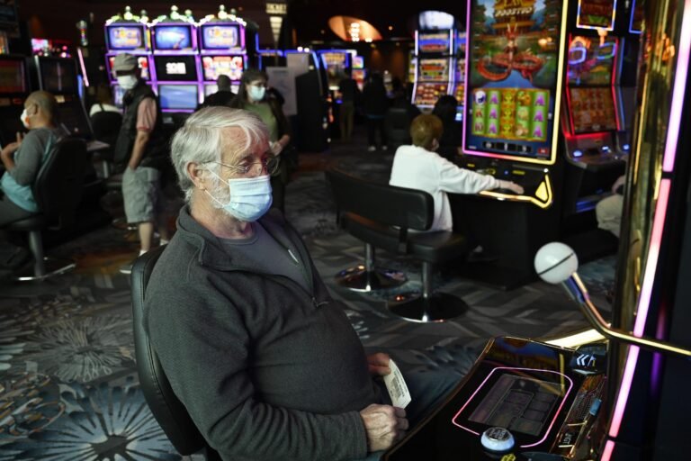 Casino ofrece clínicas de vacunación gratuitas los martes