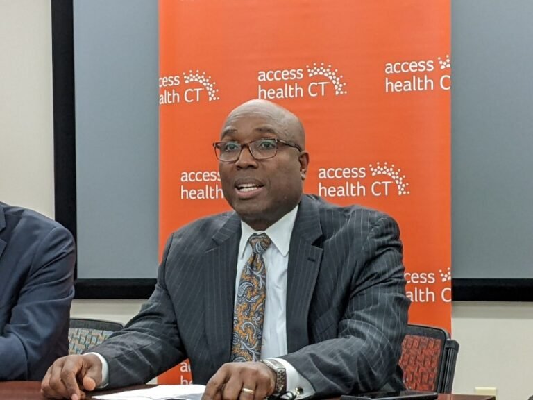 Récord de consumidores inscritos a planes de salud a través de Access Health CT