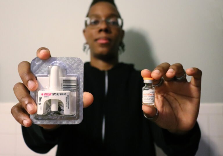 Todas las escuelas de CT pronto tendrán Narcan