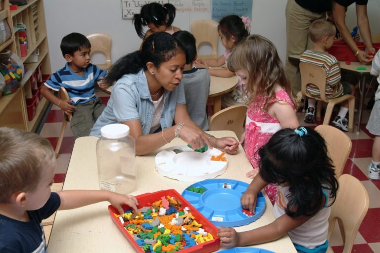 Buscan aumento en servicios escolares de salud mental