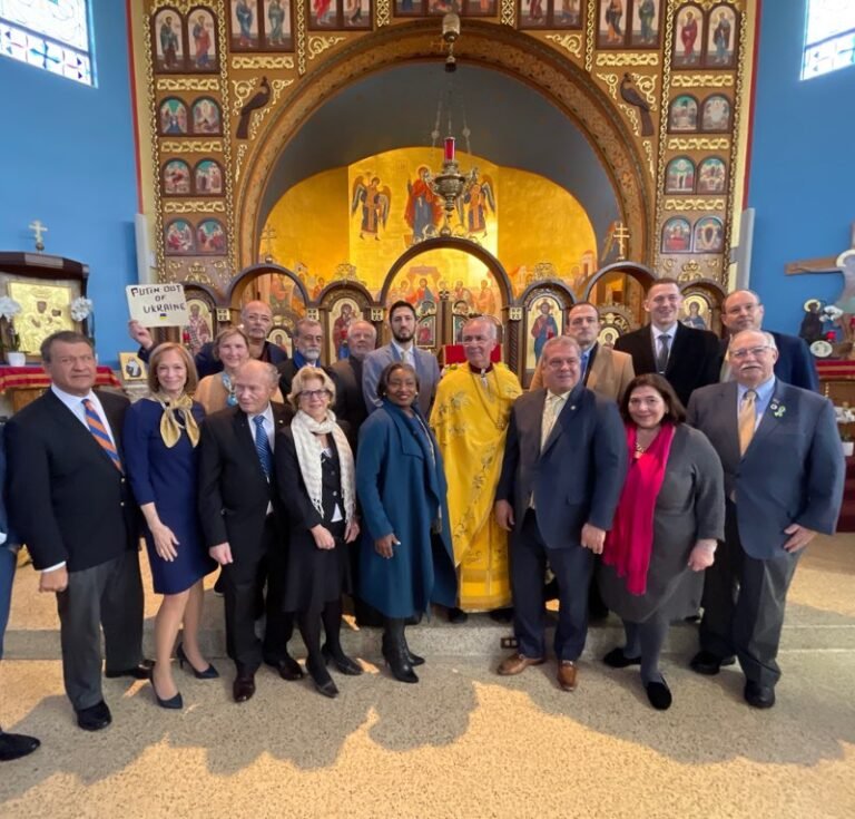 Westchester celebra Día de Oración por Ucrania