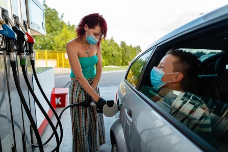 Aumentan precion de la gasolina en CT estableciendo nuevo récord