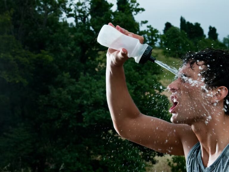 Brindan consejos para combatir calor extremo y mantenerse fresco