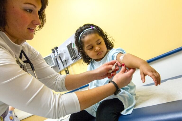 Estado actúa para ayudar a niños envenenados con plomo