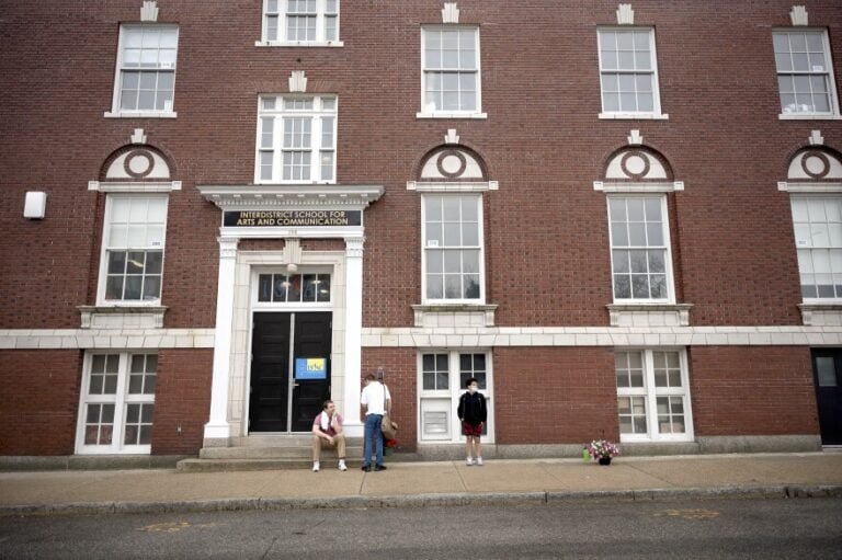 Extienden período de prueba de escuela chárter