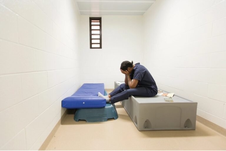 Defensores de justicia juvenil preocupados por proyecto de ley
