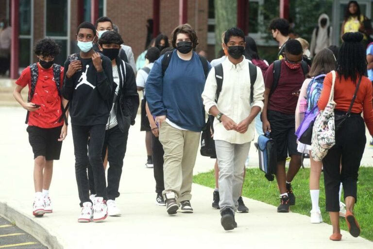 Estudiantes de Norwalk usan fondos de COVID-19 para enfocarse en salud mental