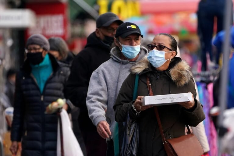 Instan a usar máscara nuevamente ya que tasa de infección aumentó un 24%