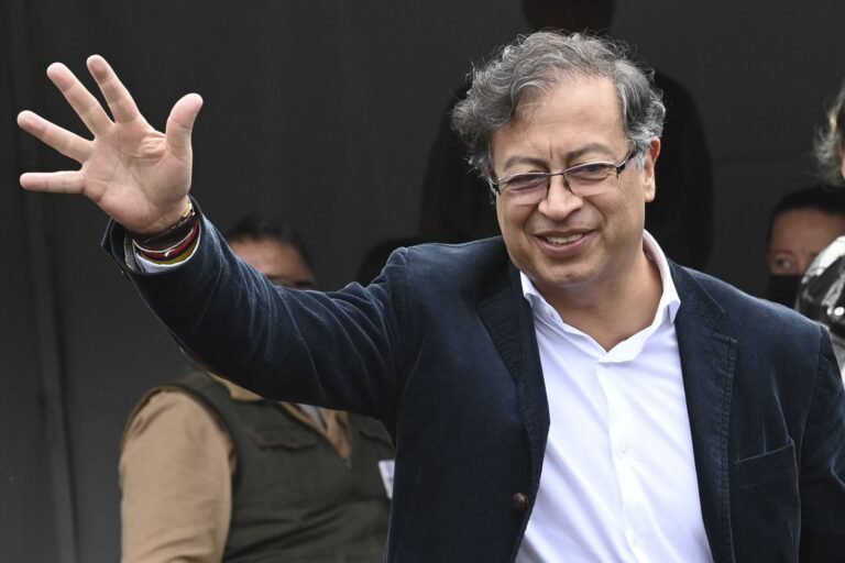Petro quiere acabar con la “sentencia social” a las mujeres que abortan