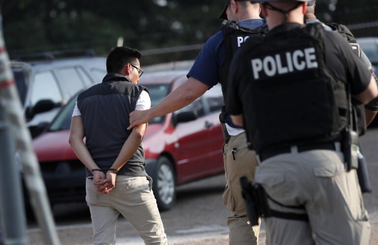 Gobierno de Biden suspende prioridades de deportación