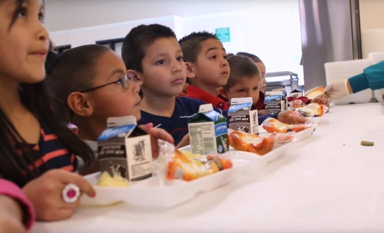 Niños en riesgo de quedarse sin comida en escuelas de CT