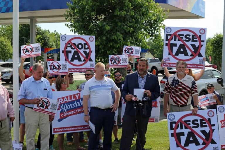 Republicanos se unen para pedir más recortes de impuestos