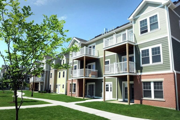 Se necesitan miles de unidades de vivienda para familias de bajos ingresos