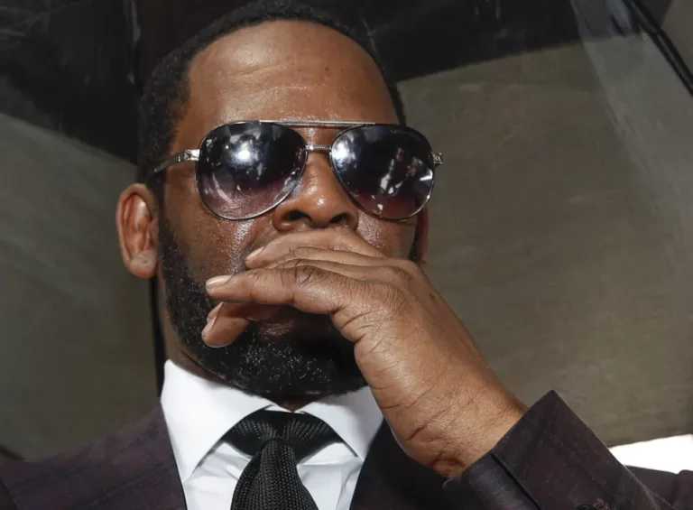 El cantante R. Kelly fue sentenciado a 30 años de prisión