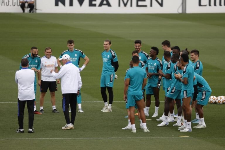 13 futbolistas pasan las pruebas médicas