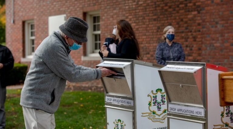 Boletas de voto en ausencia ya están disponibles