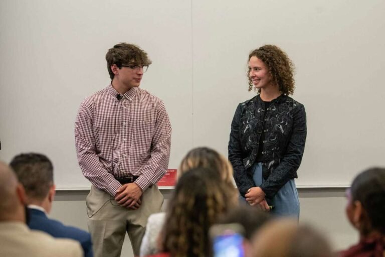 Estudiantes diseñan concepto de aplicación móvil sobre impacto ambiental de los alimentos
