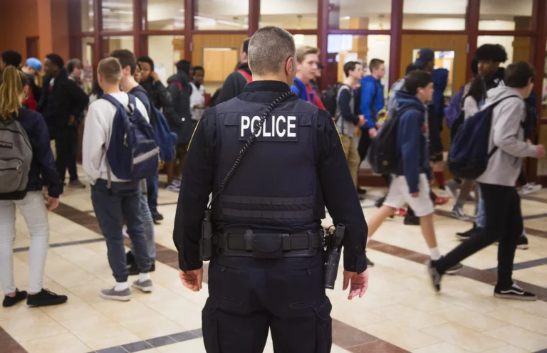 Todas las escuelas primarias tendrán guardias de seguridad