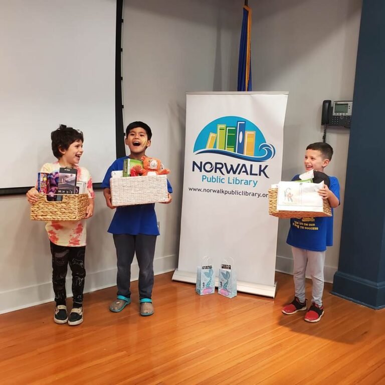 Biblioteca alberga programa de empleo juvenil de verano del Alcalde