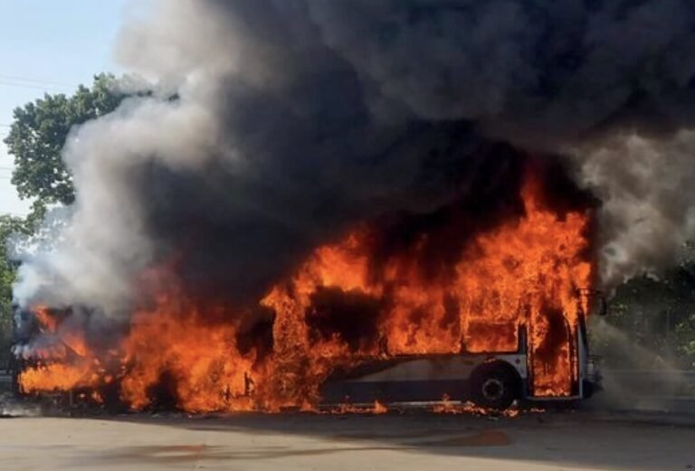 CTtransit retira flota de autobuses eléctricos después de que uno se incendió