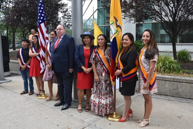 Ecuatorianos celebraron 213 aniversario del primer grito de independencia