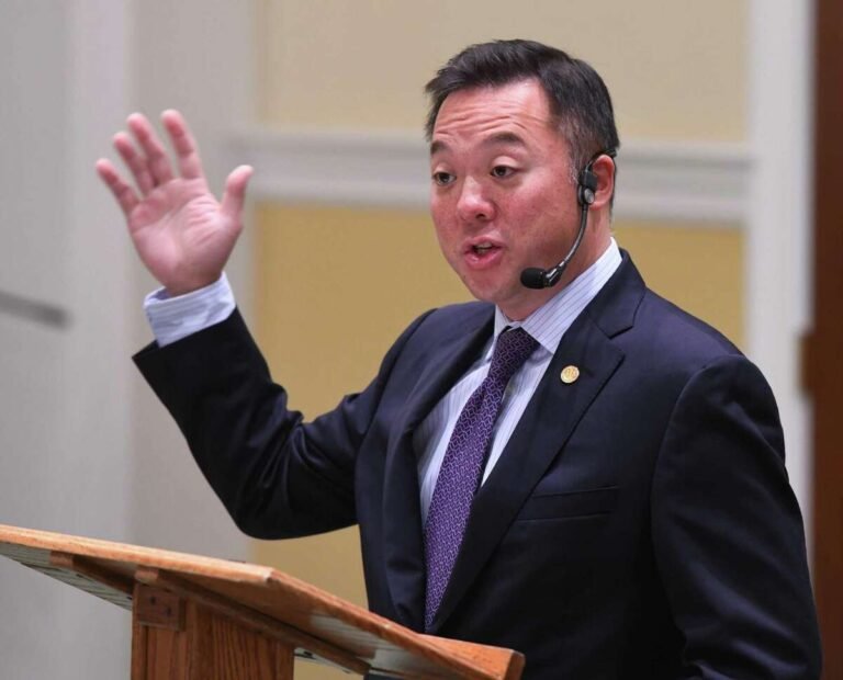 Federales acuerdan honrar indultos de Connecticut y detener deportaciones