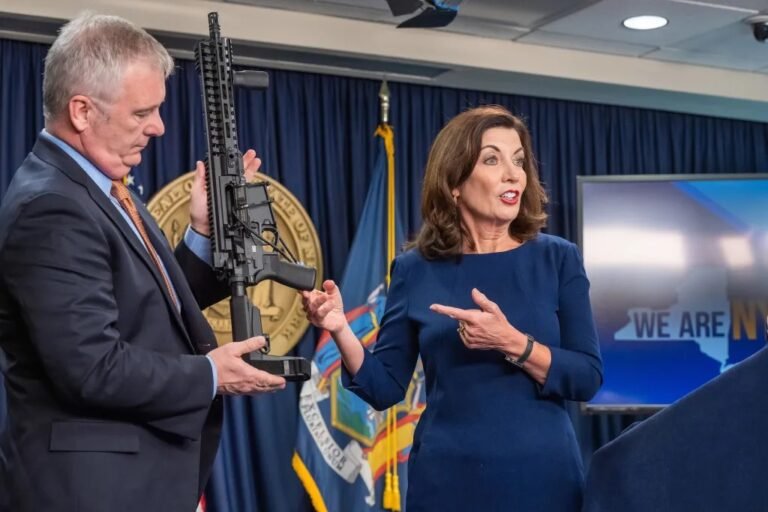 NY restringe armas de imitación