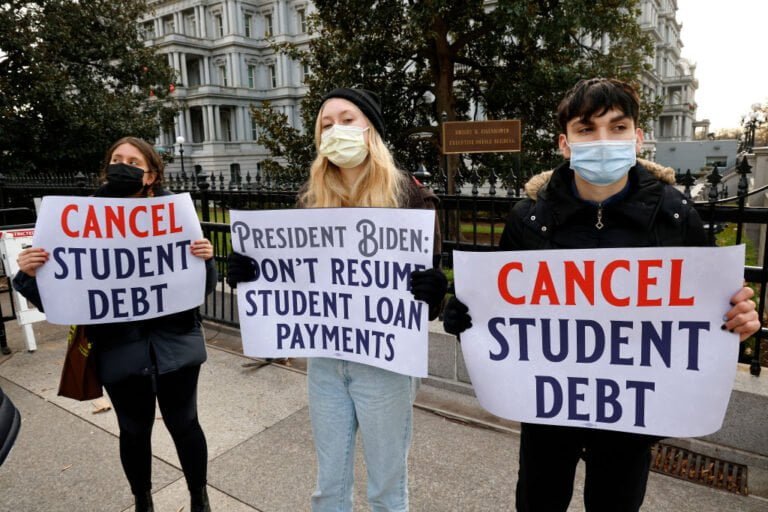 Perdonan préstamos a cientos de estudiantes de CT