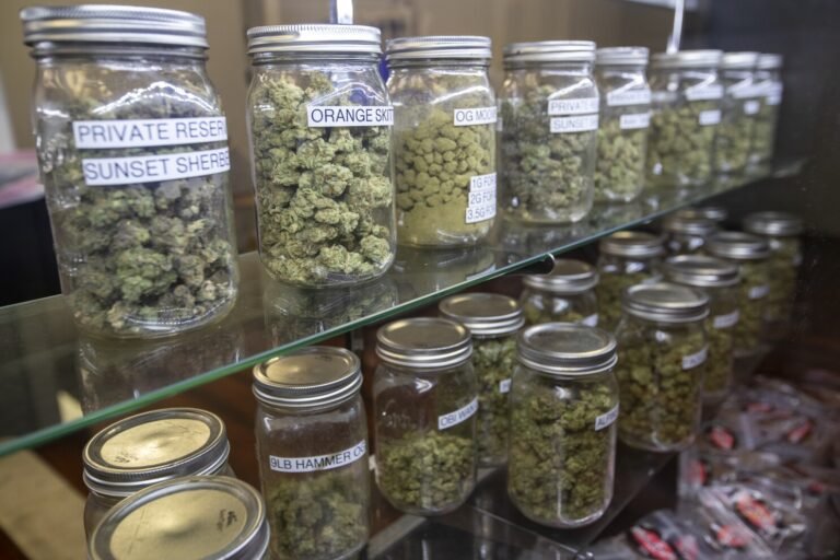 Qué ciudades de CT han aprobado establecimientos recreativos de cannabis