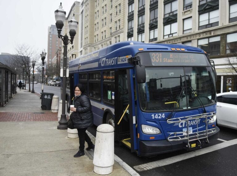 Con tarifas gratuitas de autobuses ha aumentado cantidad de pasajeros comparado con antes del COVID-19