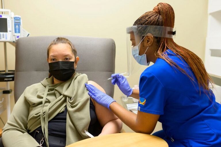 Departamento de Salud ofrecerá nuevo refuerzo de vacuna bivalente contra COVID-19