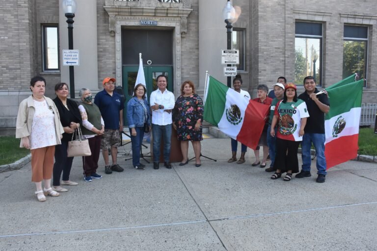 Izan bandera de México en Bridgeport