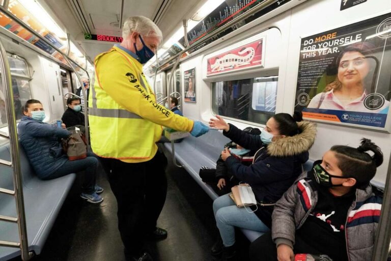 Máscaras faciales ahora son opcionales en trenes de Metro-North
