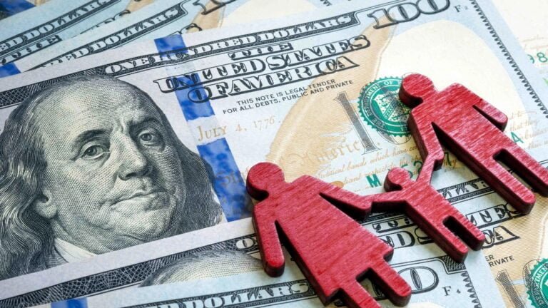 NY enviará cheques de hasta $270 a casi dos millones de familias