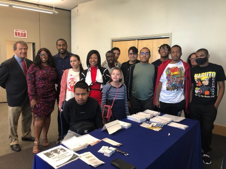 Westchester organiza primera feria de empleo de habilidades diversas