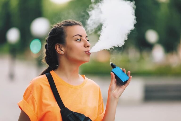 Avanza legislación del Condado para prohibir cigarrillos con sabor
