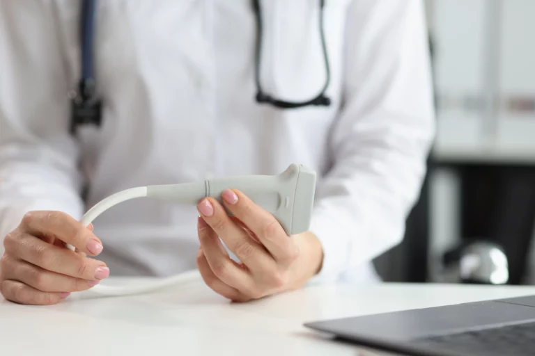 Pese al consejo de Katie Couric, médicos dicen que las ecografías de seno pueden no ser necesarias
