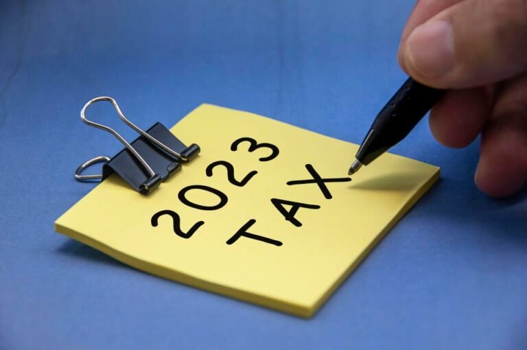 IRS está aumentando deducciones estándar para 2023 a medida que se intensifica la inflación