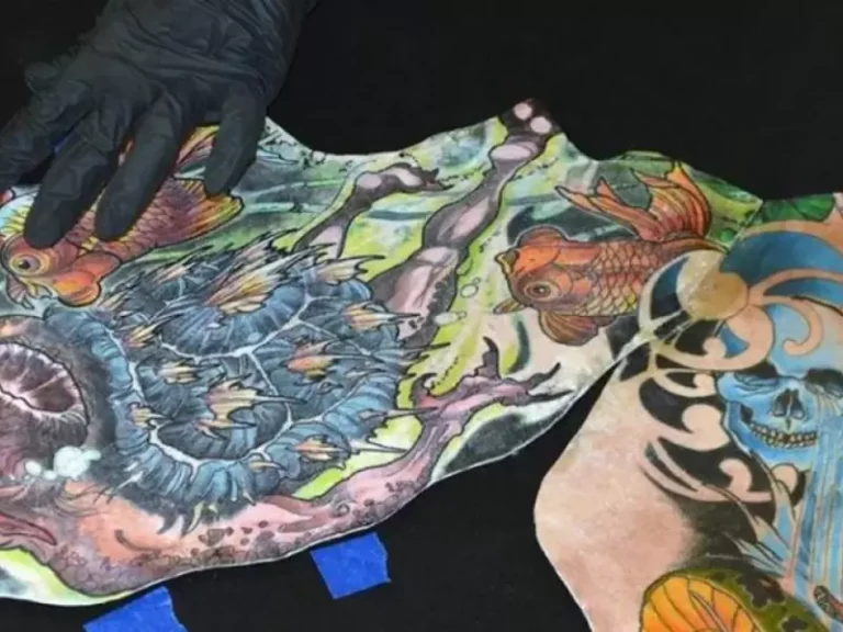 La empresa que crea obras de arte con los tatuajes de los muertos